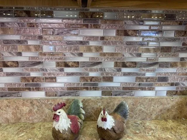 a view of entryway with outdoor area