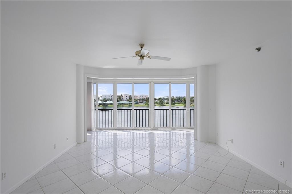 221 Northeast Plantation Road, Unit 303 Stuart, FL 34996 - Photo 10 of 43 Gallery Image 10