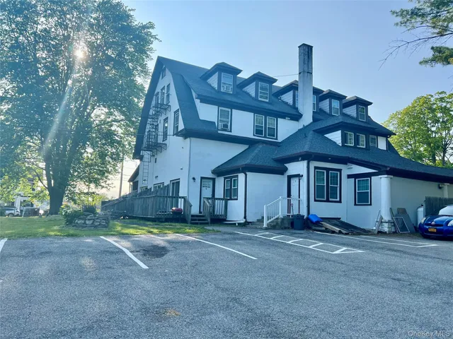 $2,000 | 185 East Lake Boulevard, Unit 1, Mahopac, NY 10541
