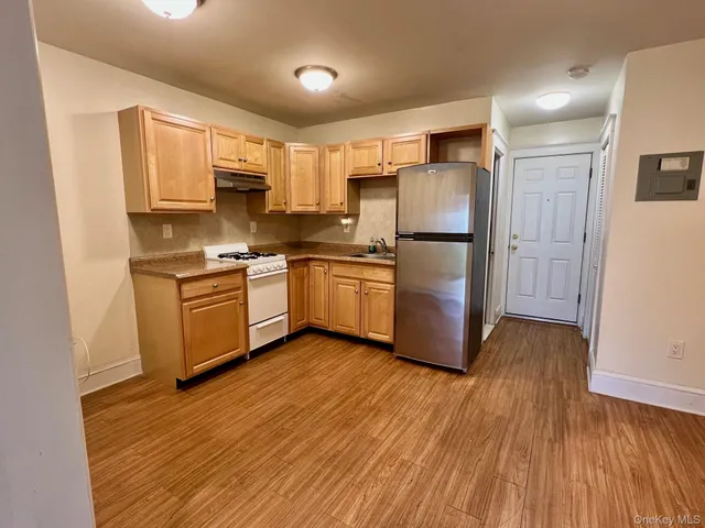 $2,000 | 185 East Lake Boulevard, Unit 1, Mahopac, NY 10541