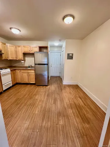 $2,000 | 185 East Lake Boulevard, Unit 1, Mahopac, NY 10541