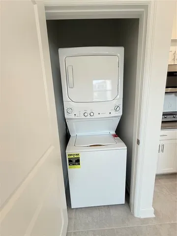 a close up view of a washer and dryer