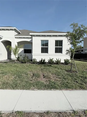 a view of front of house with yard