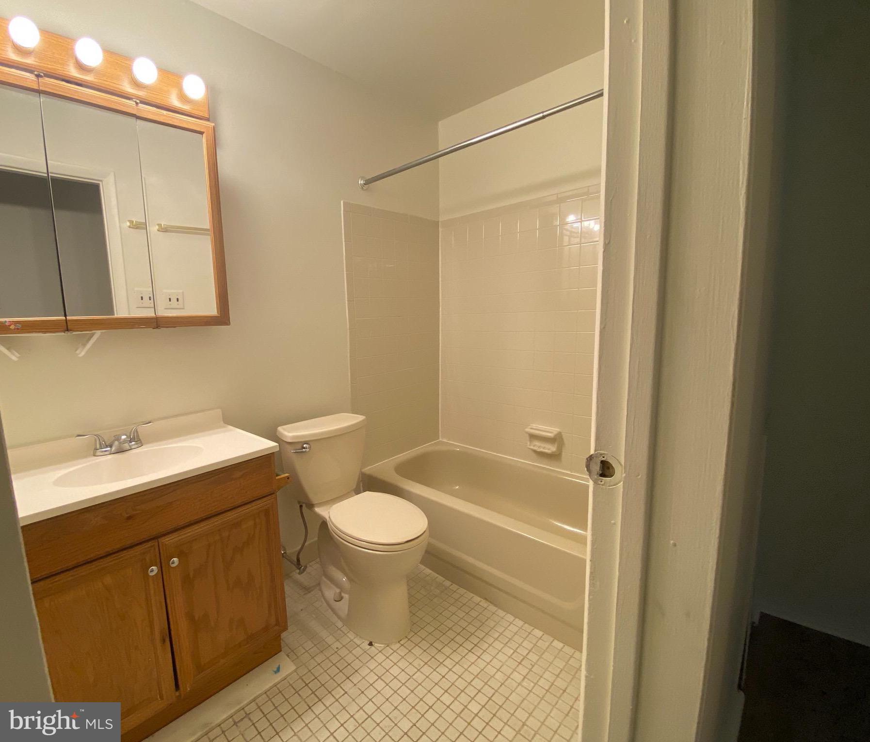 65 Sandra Road Voorhees, NJ 08043 - Photo 18 of 21 Main Bath