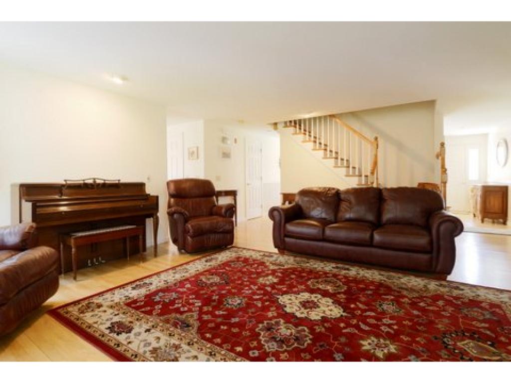 4 Laurel Road Hooksett, NH 03106 - Photo 12 of 24 Gallery Image 12