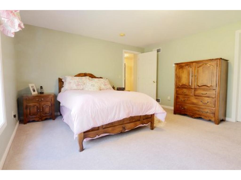 4 Laurel Road Hooksett, NH 03106 - Photo 20 of 24 Gallery Image 20