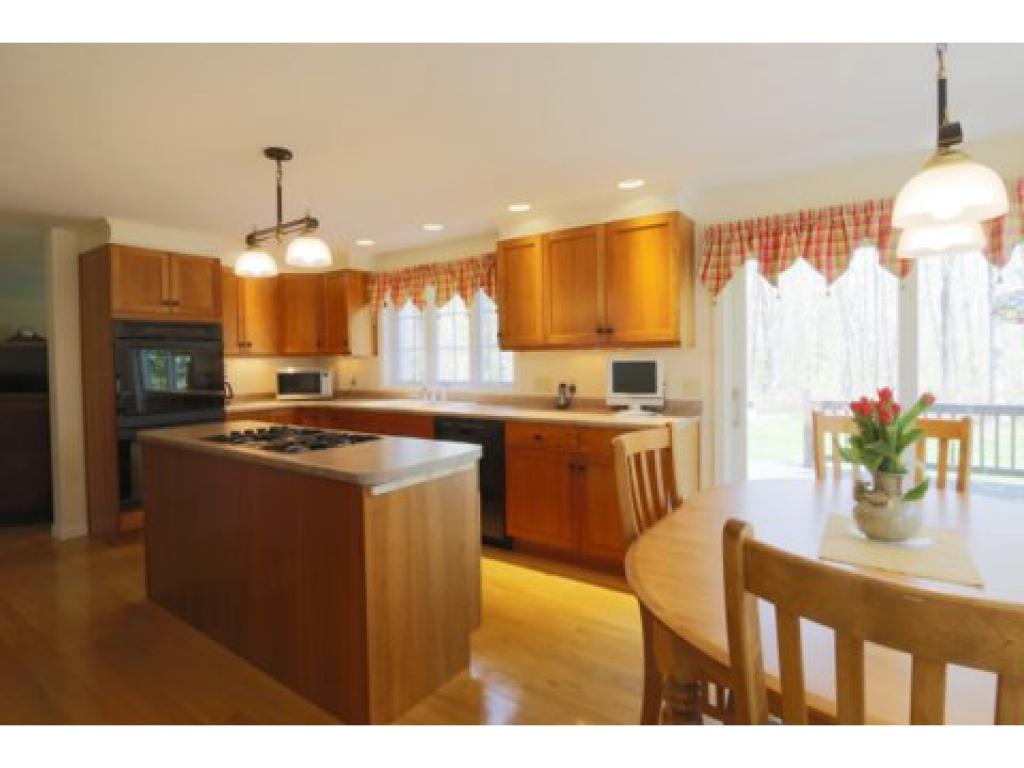 4 Laurel Road Hooksett, NH 03106 - Photo 5 of 24 Gallery Image 5