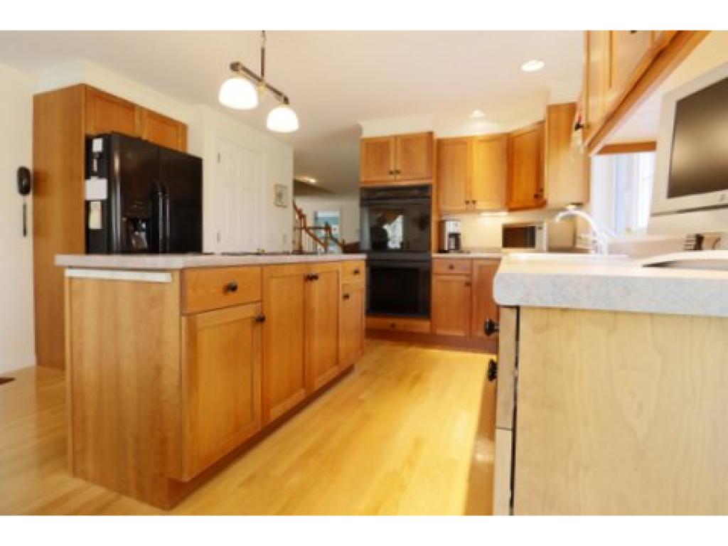 4 Laurel Road Hooksett, NH 03106 - Photo 7 of 24 Gallery Image 7