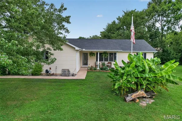 $219,900 | 101 South Locust Street, Dixon, MO 65459