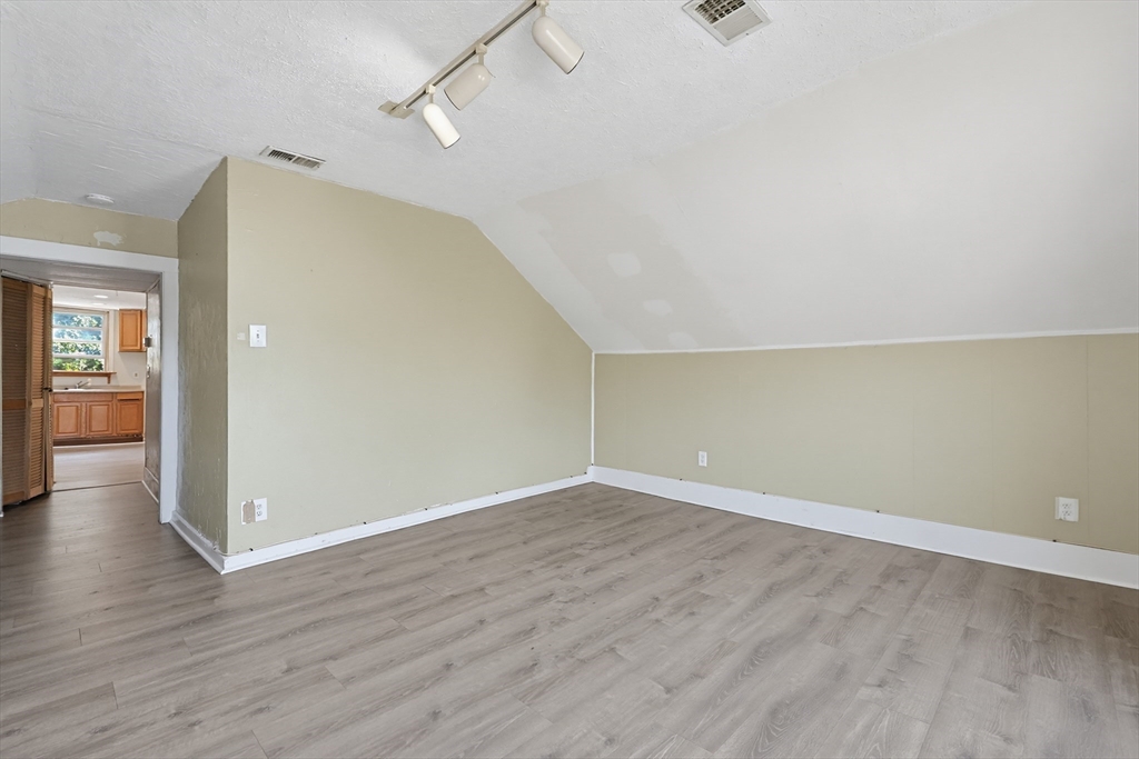 230 Pleasant Street Worcester, MA 01609 - Photo 36 of 41