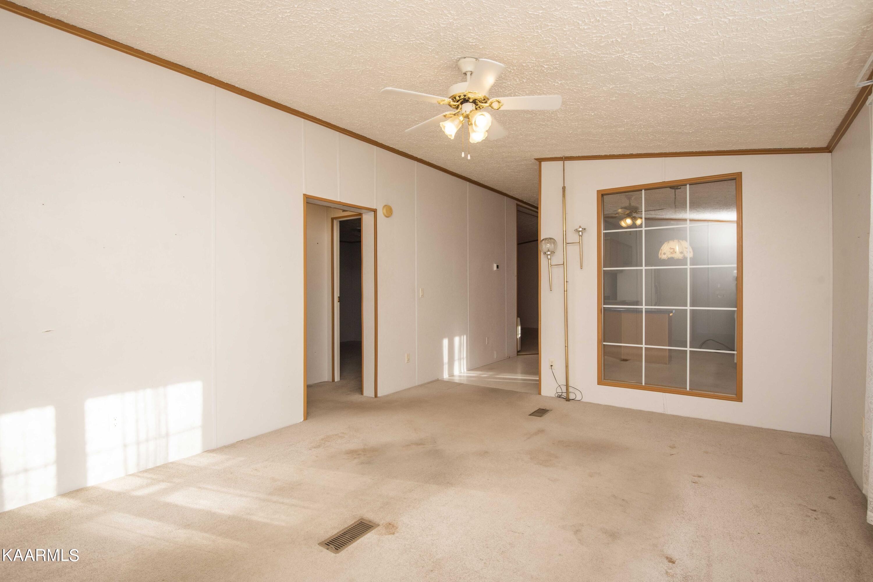 9935 Old Chestnut Ridge Road Heiskell, TN 37754 - Photo 12 of 39 den 1_1
