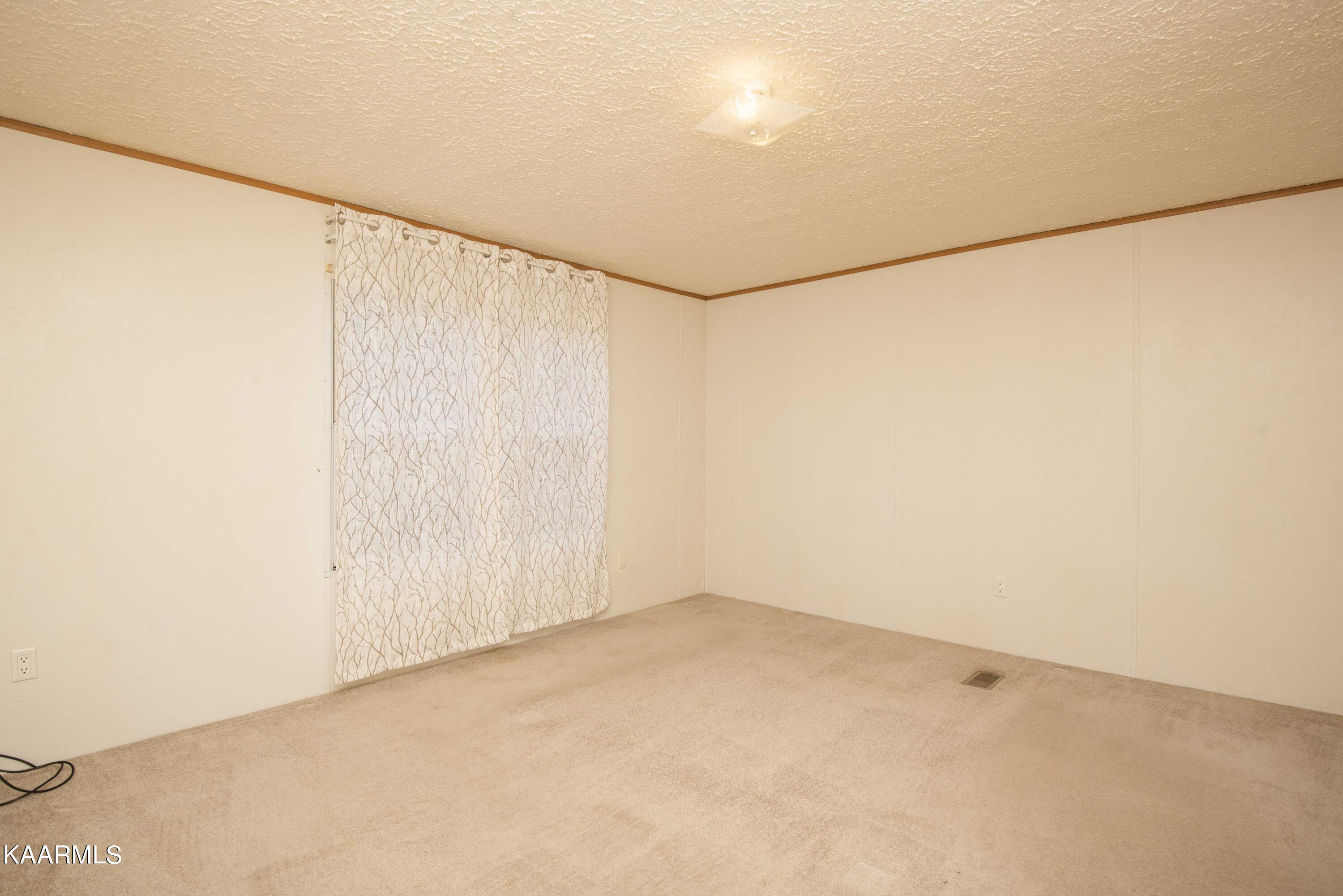 9935 Old Chestnut Ridge Road Heiskell, TN 37754 - Photo 17 of 39 master bed 3_1