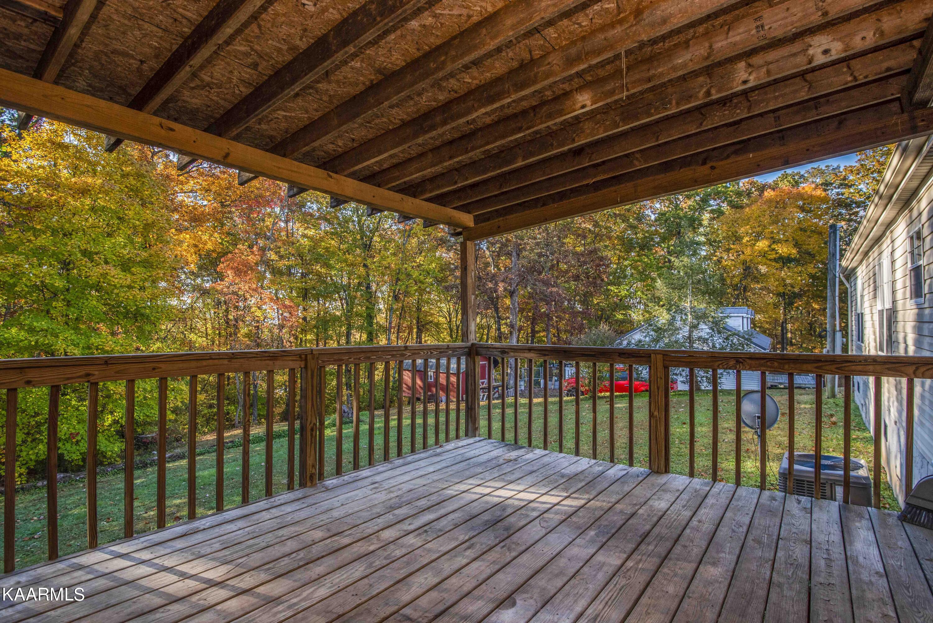 9935 Old Chestnut Ridge Road Heiskell, TN 37754 - Photo 28 of 39 deck 2_1