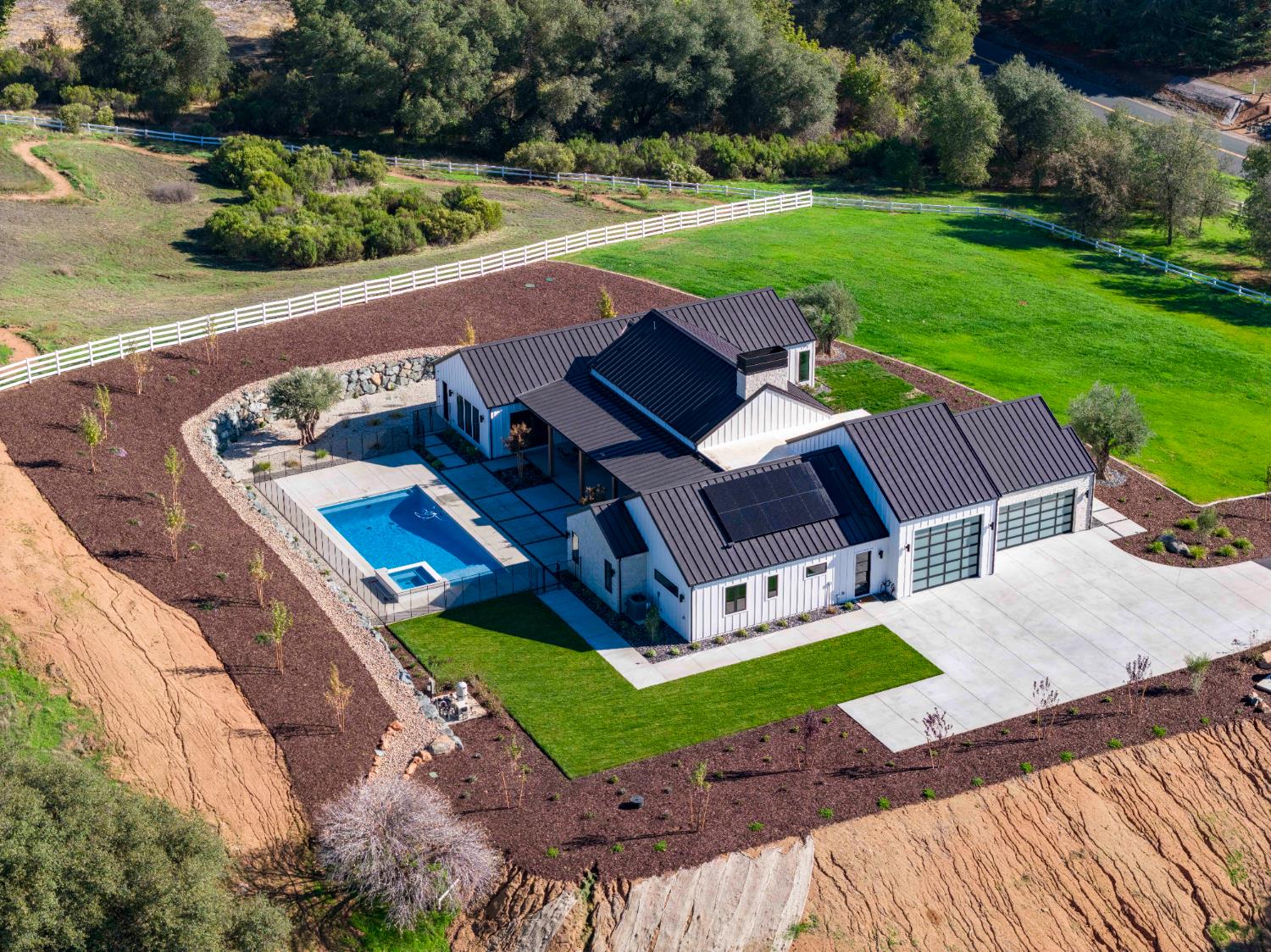 3140 Rattlesnake Road Newcastle, CA 95658 - Photo 65 of 78 a view of a backyard with sitting area