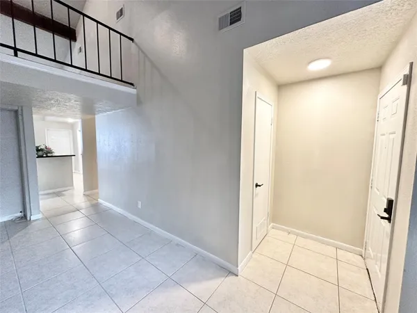 $1,500 | 9164 Wilcrest Drive, Unit 9164, Houston, TX 77099