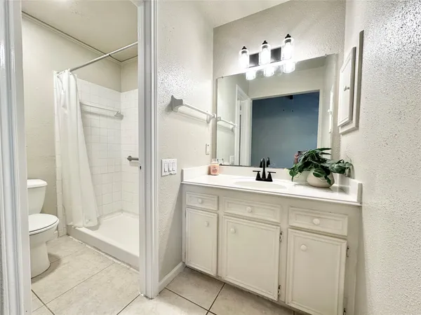 $1,500 | 9164 Wilcrest Drive, Unit 9164, Houston, TX 77099