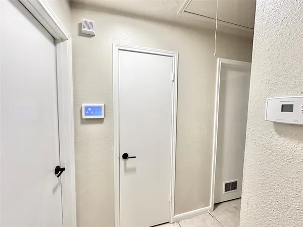 $1,500 | 9164 Wilcrest Drive, Unit 9164, Houston, TX 77099
