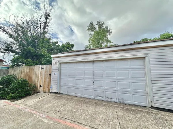 $1,500 | 9164 Wilcrest Drive, Unit 9164, Houston, TX 77099