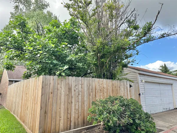 $1,500 | 9164 Wilcrest Drive, Unit 9164, Houston, TX 77099
