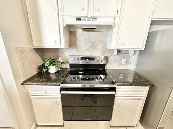 $1,500 | 9164 Wilcrest Drive, Unit 9164, Houston, TX 77099