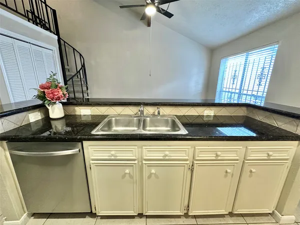$1,500 | 9164 Wilcrest Drive, Unit 9164, Houston, TX 77099