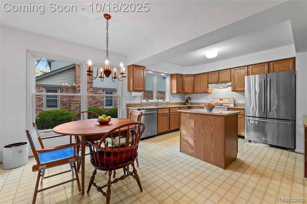 448 Streamview Court Rochester Hills, MI 48309 - Photo 10 of 40