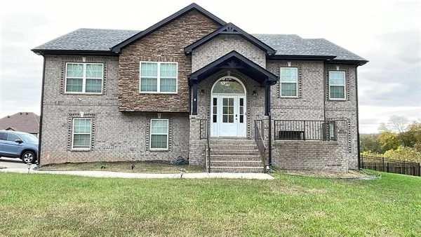 $510,000 | 529 Cresthaven Lane, Clarksville, TN 37043