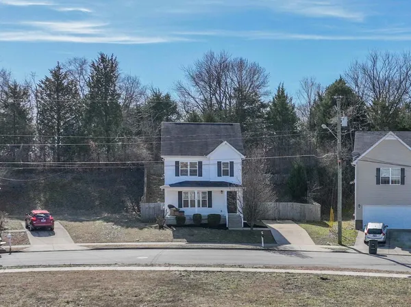$2,300 | 612 East Vailview Court, Nashville, TN 37207