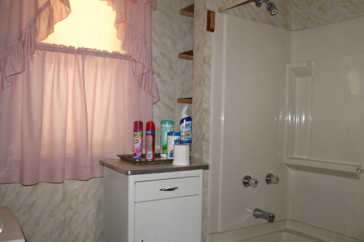 482 North Hoosac Road Williamstown, MA 01267 - Photo 12 of 12 Full Bath