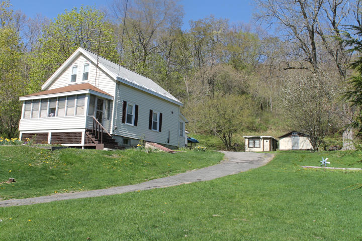 Lovely home with outbuildings