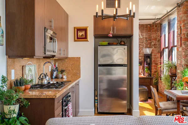 $2,550 | 460 South Spring Street, Unit 1002, Los Angeles, CA 90013