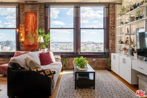 $2,550 | 460 South Spring Street, Unit 1002, Los Angeles, CA 90013