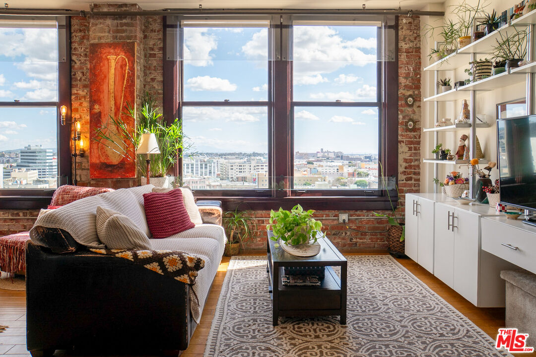 460 South Spring Street, Unit 1002 Los Angeles, CA 90013 - Photo 8 of 44