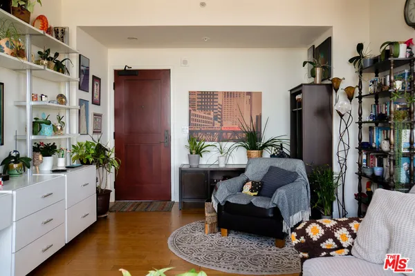 $2,550 | 460 South Spring Street, Unit 1002, Los Angeles, CA 90013