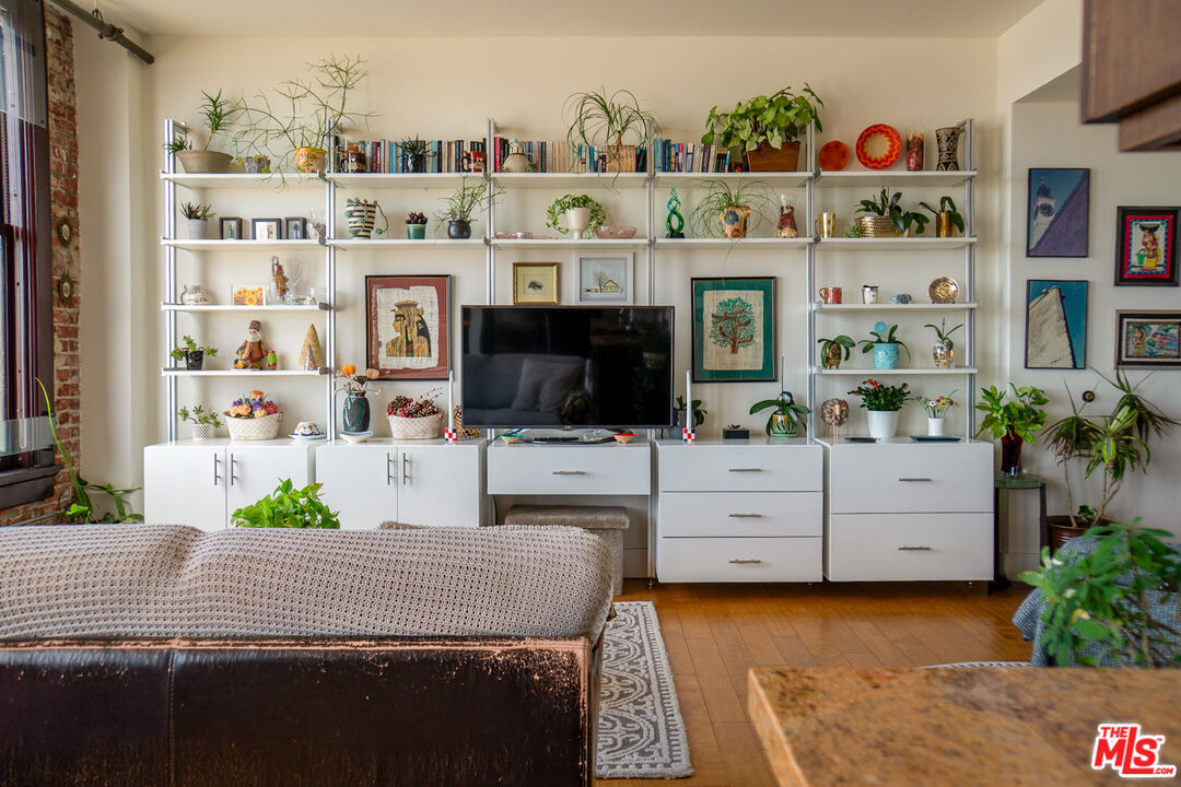 460 South Spring Street, Unit 1002 Los Angeles, CA 90013 - Photo 10 of 44