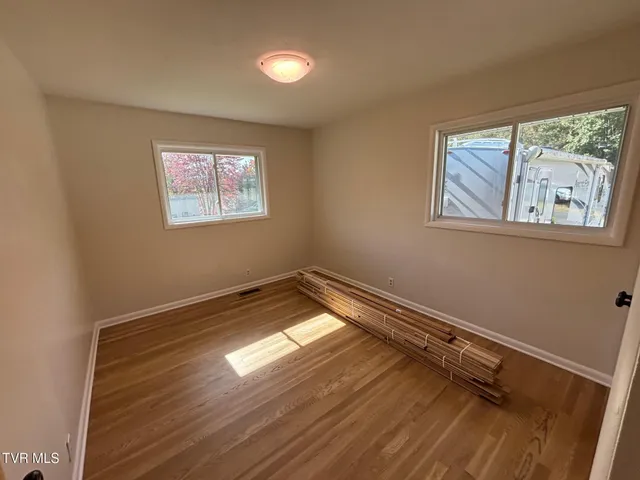 $2,400 | 385 Lakeside Drive, Kingsport, TN 37664