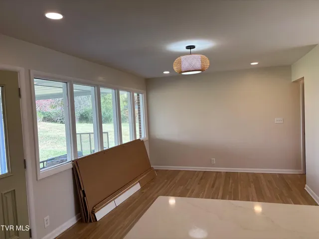 $2,400 | 385 Lakeside Drive, Kingsport, TN 37664