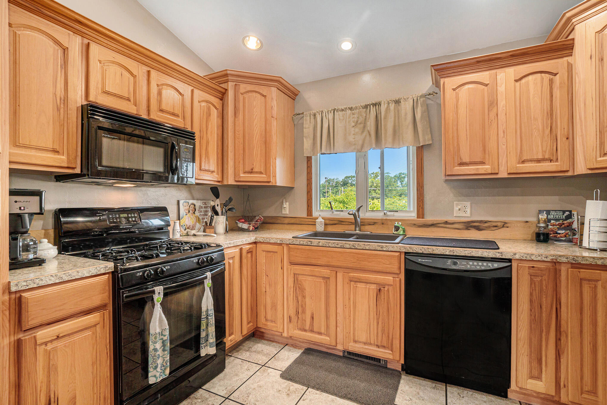 1082 Chatterson Road Muskegon, MI 49442 - Photo 14 of 37 Kitchen