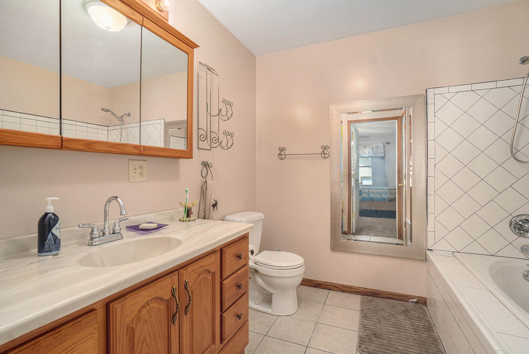 1082 Chatterson Road Muskegon, MI 49442 - Photo 17 of 37 Main floor bathroom