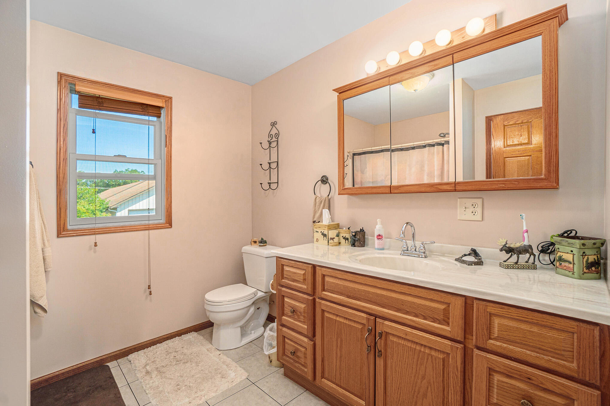1082 Chatterson Road Muskegon, MI 49442 - Photo 25 of 37 Main bathroom 2