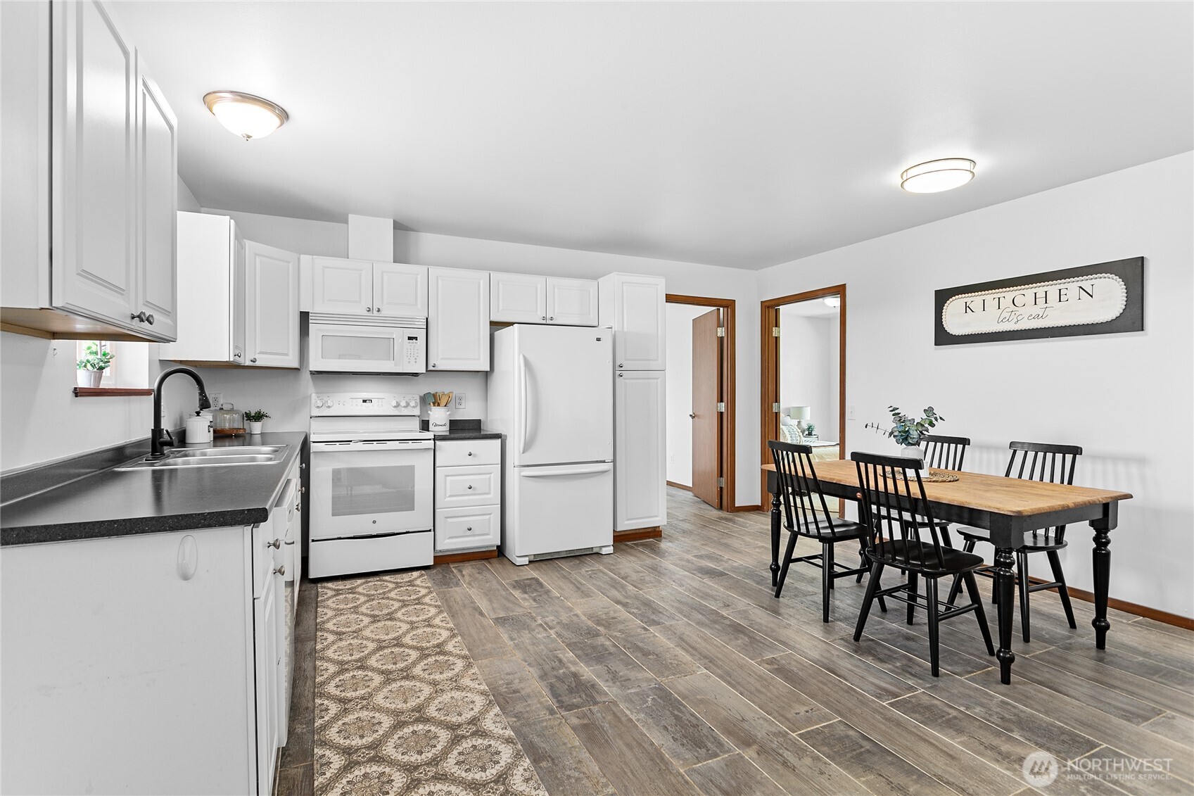 8404 Treevue Road Blaine, WA 98230 - Photo 10 of 31 Gallery Image 10