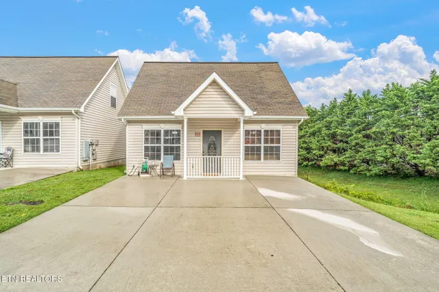 $239,000 | 921 Hazelbrook Way, Unit 12, Knoxville, TN 37912