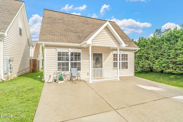 $239,000 | 921 Hazelbrook Way, Unit 12, Knoxville, TN 37912