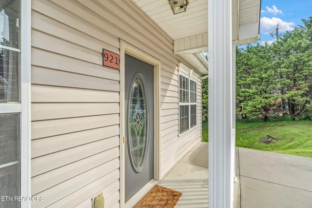 $239,000 | 921 Hazelbrook Way, Unit 12, Knoxville, TN 37912