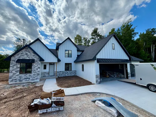$725,000 | 338 Mosie Court, Manitowoc, WI 54220