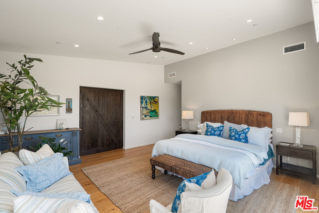 13611 Bayliss Road Los Angeles, CA 90049 - Photo 36 of 57