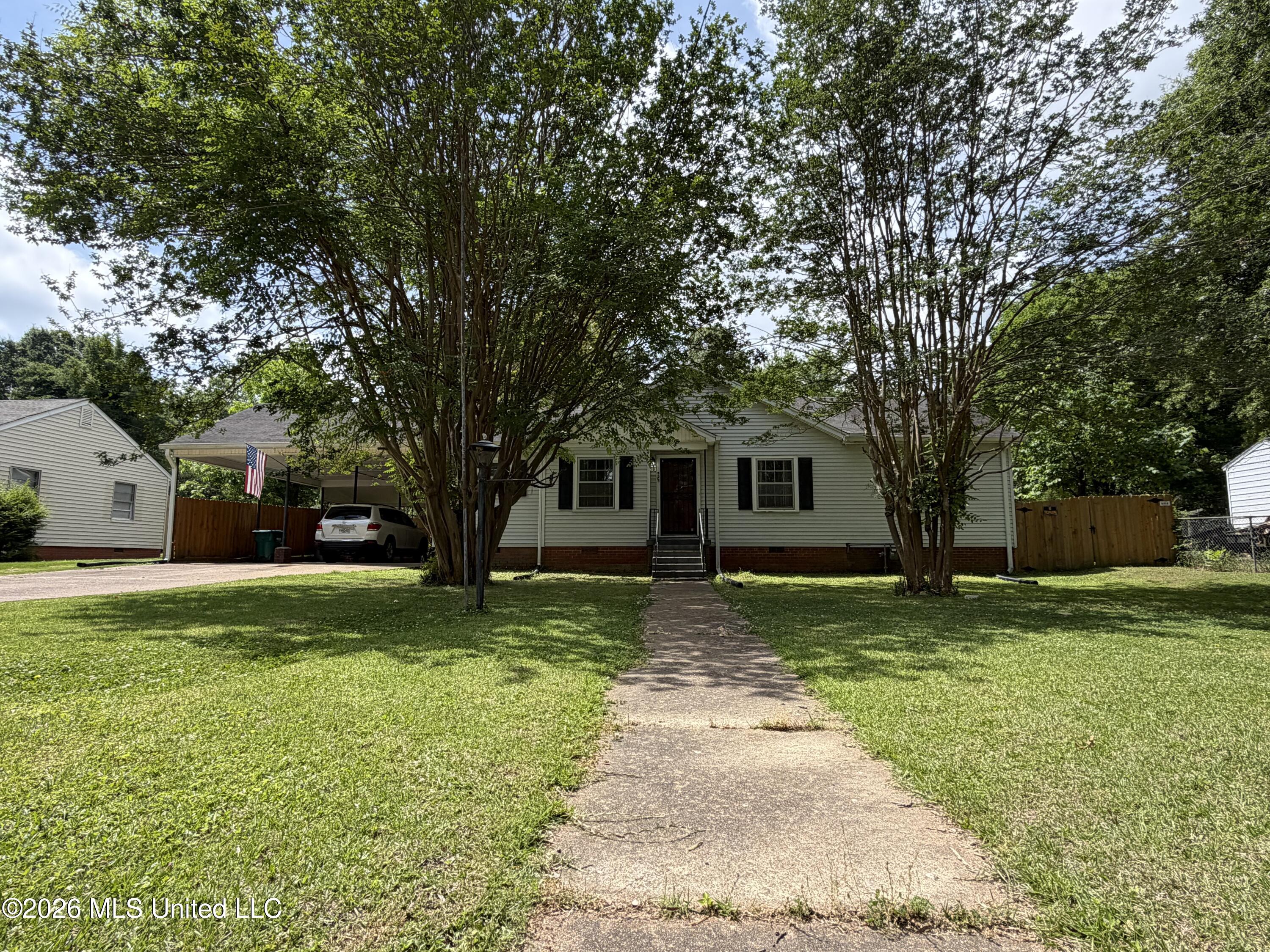 323 Hightower Street Sardis, MS 38666 - Photo 2 of 17 IMG_8425