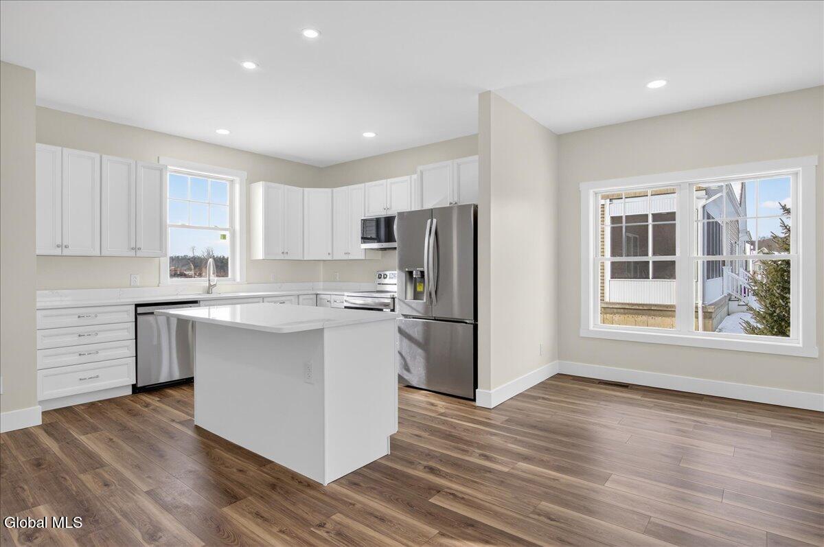 3 Elena Court Halfmoon, NY 12065 - Photo 10 of 47 Kitchen