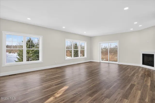 $498,000 | 3 Elena Court, Halfmoon, NY 12065