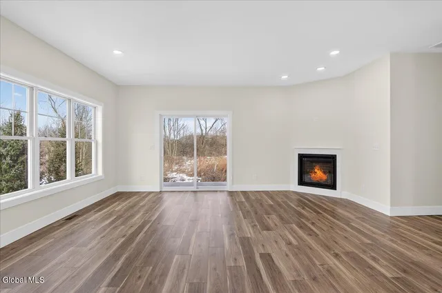 $498,000 | 3 Elena Court, Halfmoon, NY 12065